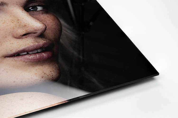 Acrylic print sample with high gloss finish 5mm